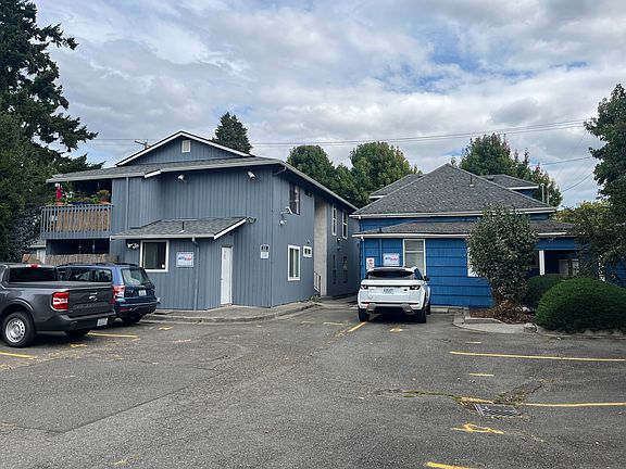 4th image of 441 Smithers Ave S APT 2