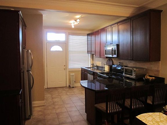 5th image of 2102 W Montrose Ave #3S