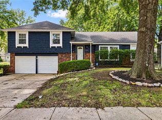 9800 Walmer St, Overland Park, KS 66212