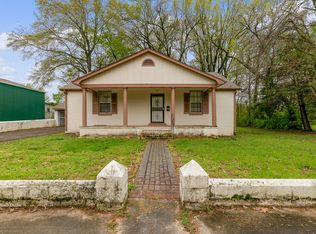 230 E 8th St, Trenton, TN 38382