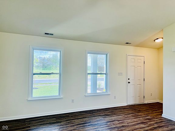5th image of 2358 N Liberty Lakes Dr
