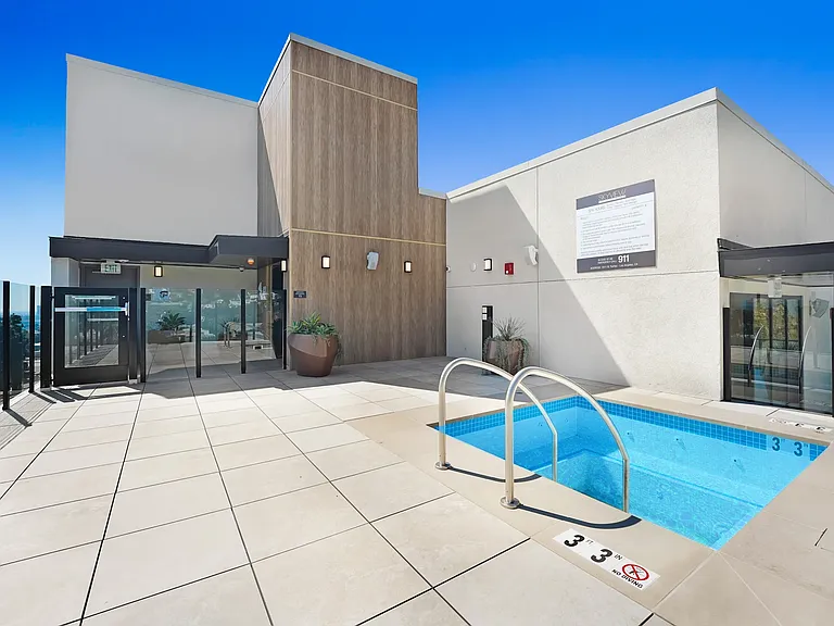 1511 N Fairfax Ave — Photo 6