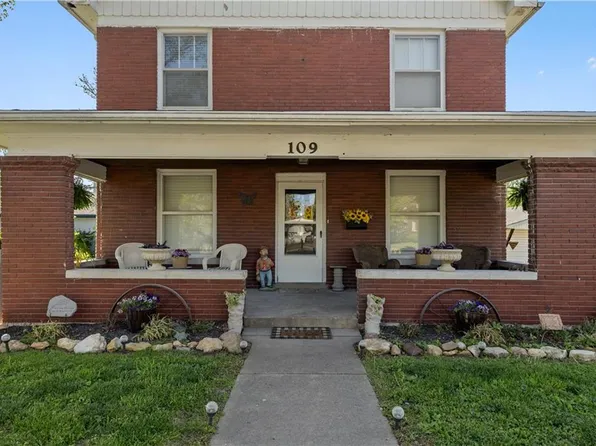 109 N 12th St, Atchison, KS 66002