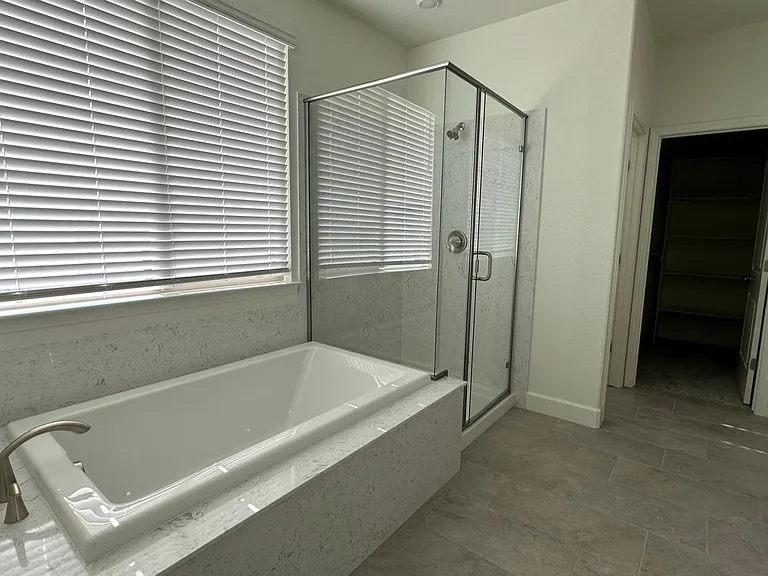 549 Knightsbridge Ct — Photo 22