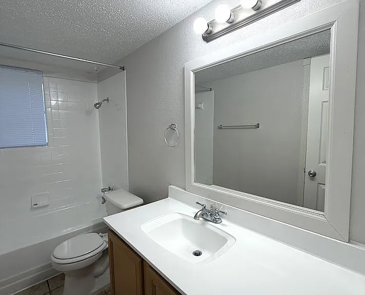 Le Montreaux Apartments — Photo 147