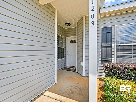 4th image of 2651 S Juniper St APT 1203
