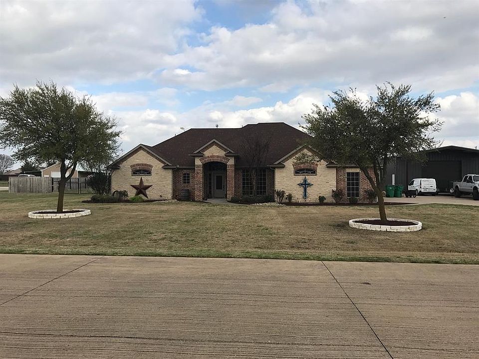 1st image of 470 Davenport Dr