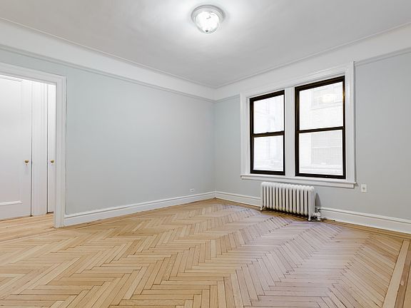 4th image of 225 W 12th St #1EE