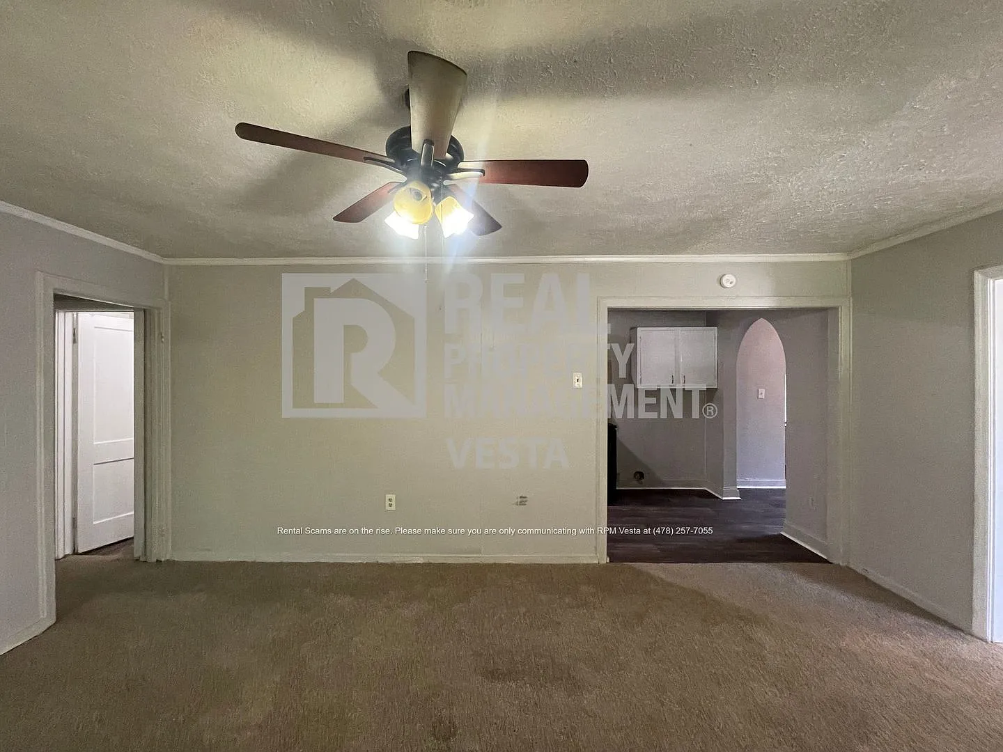 3 bed, 1.0 bath, 1065 sqft, $925 — Photo 3