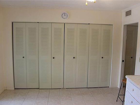 4th image of 44 Westbury B #44