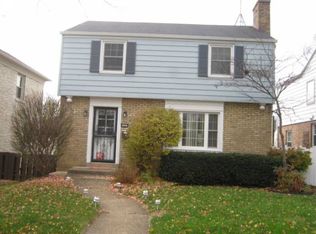 2727 N 74th St, Wauwatosa, WI 53210