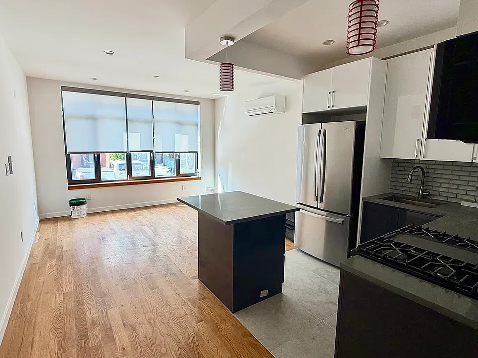 258 Eckford St #1A