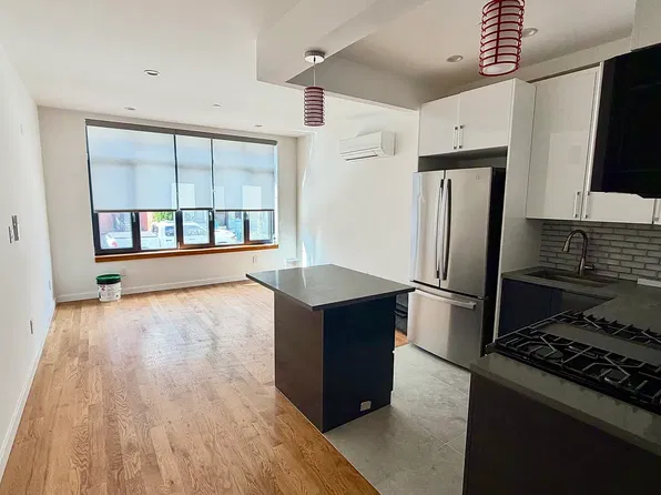 258 Eckford St, Brooklyn, NY