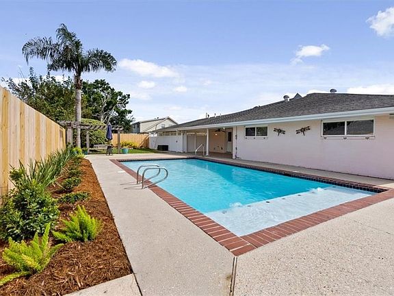 2nd image of 2100 Metairie Ct