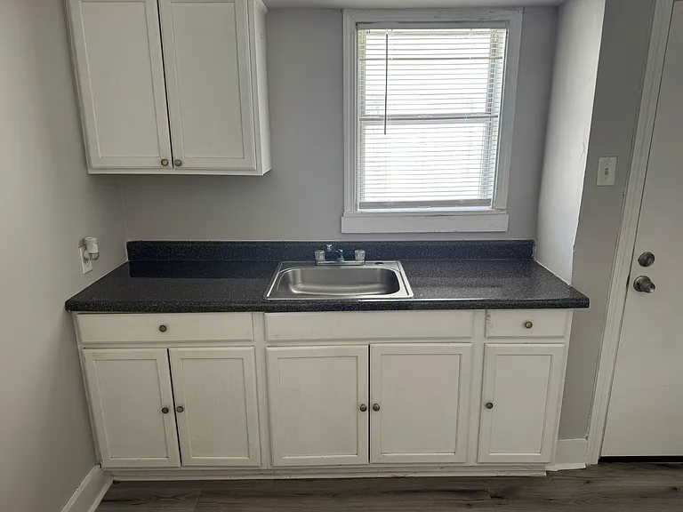 3757 Fairmont Ave — Photo 5