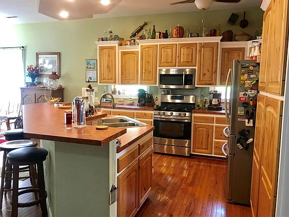 2nd image of 110 Madelines Park Dr