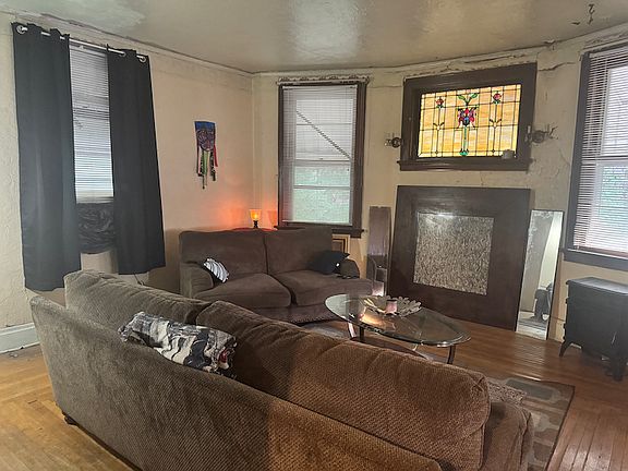 3rd image of 5208 Stewart Ave
