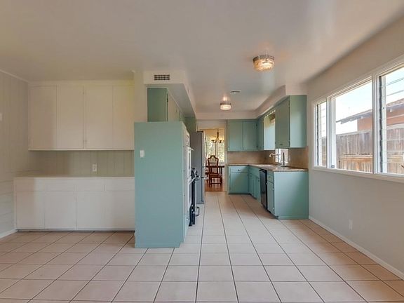3rd image of 5681 Dorothy Way