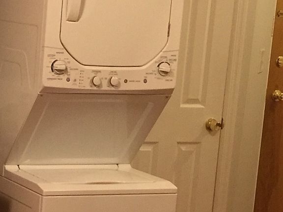 washer/dryer hookup available