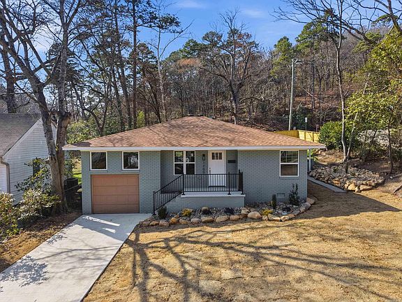 3rd image of 1700 Lilac Cir
