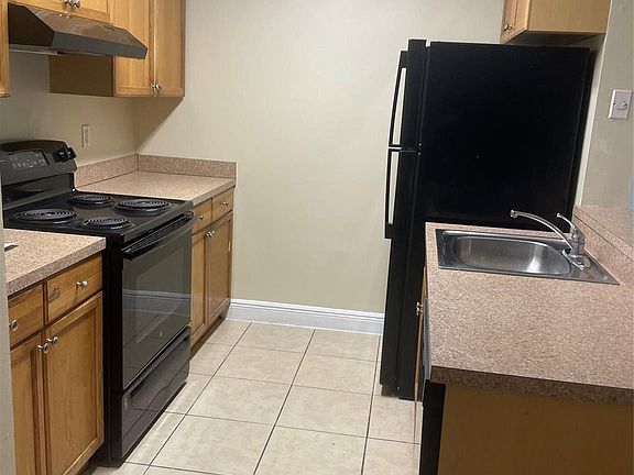 5th image of 1617 Meadows Circle #1617