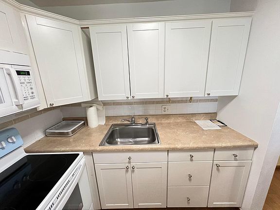 5th image of 135 Camden F