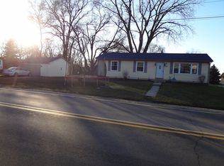 226 Skyline Dr, Carpentersville, IL 60110