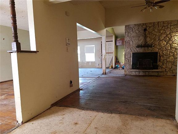 4th image of 8220 Freeman Ave
