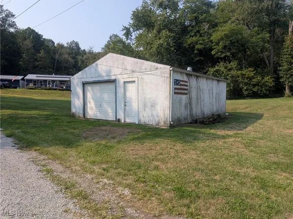 E Bank St, Uhrichsville, OH 44683