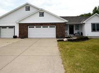 8869 Ransom St, Zeeland, MI 49464