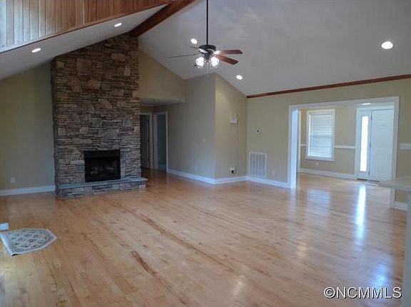 2nd image of 239 Cross Creek Dr