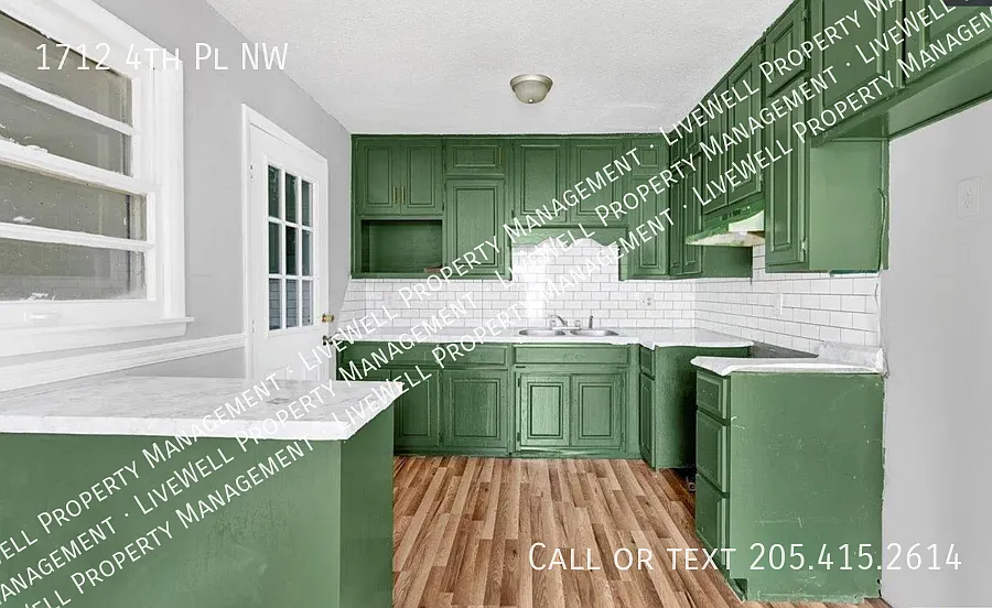 3 Bedroom in Center Point — Photo 3