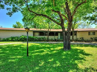 1402 E California St, Gainesville, TX 76240