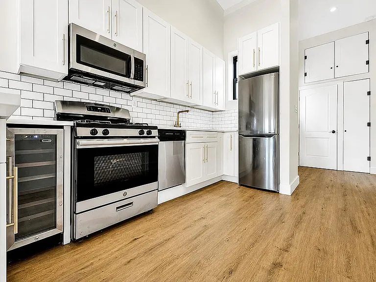 193 Jefferson Ave #4A — Photo 2