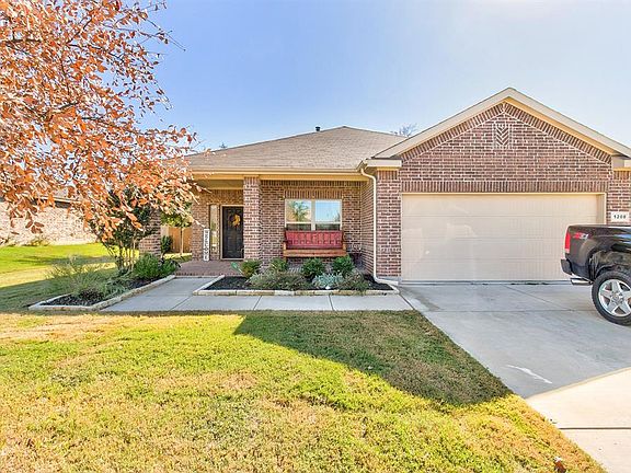 4th image of 1208 Glenwood Dr