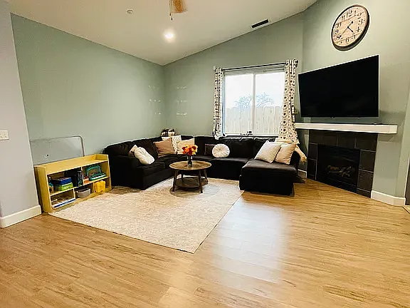 3 bed, 1502 sqft, $2,350 — Photo 2