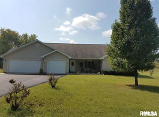 1437 Dogwood Rd, Carbondale, IL 62902