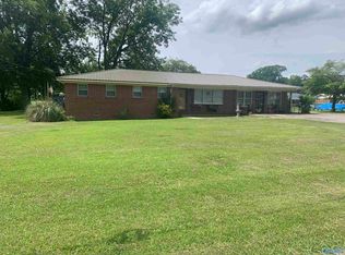 108 Aurene Rd, Gadsden, AL 35904