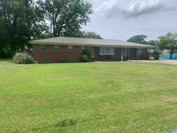 108 Aurene Rd, Gadsden, AL 35904