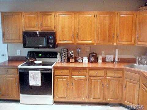 3rd image of 26 Newins St