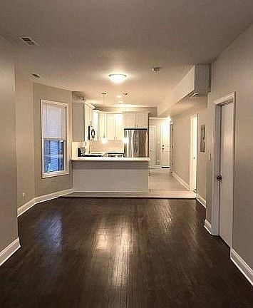 3rd image of 4336 N Sawyer Ave #2