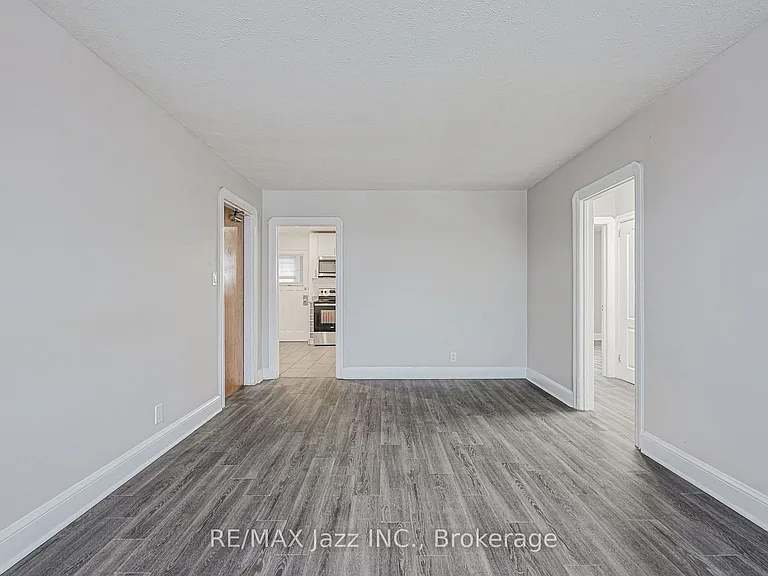 366 Mary St N #4 — Photo 9