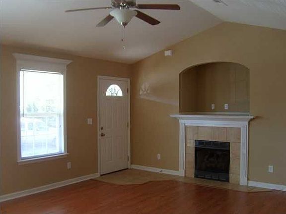 4th image of 1204 Cedar Creek Dr