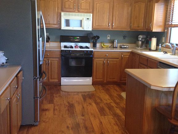 4th image of 5 Redwood Dr