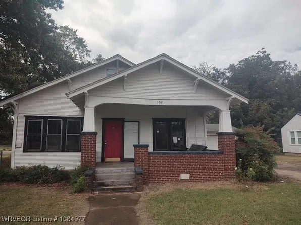 702 N 5th St, Paris, AR 72855