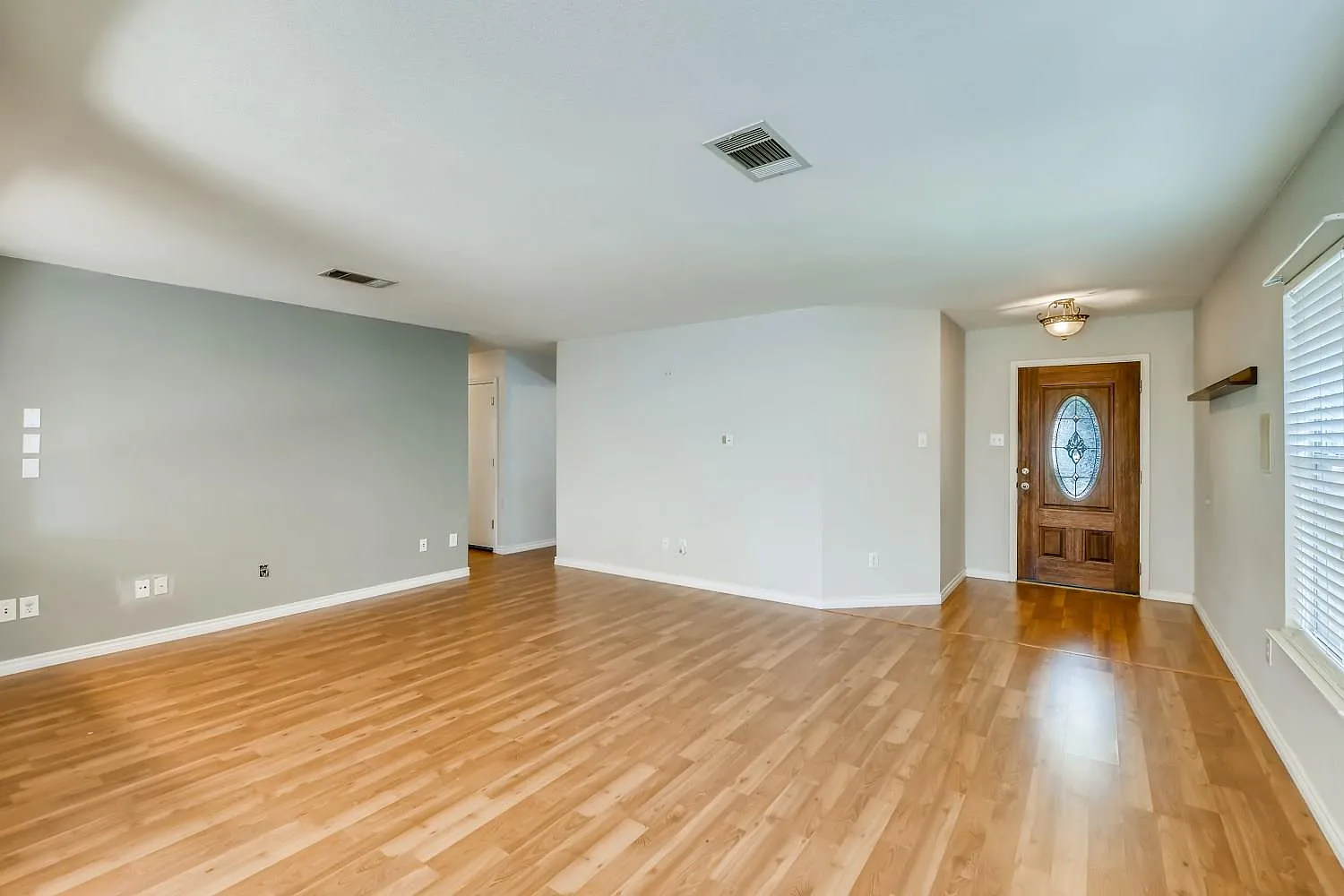 3 bed, 2.0 bath, 1507 sqft, $1,850 — Photo 3