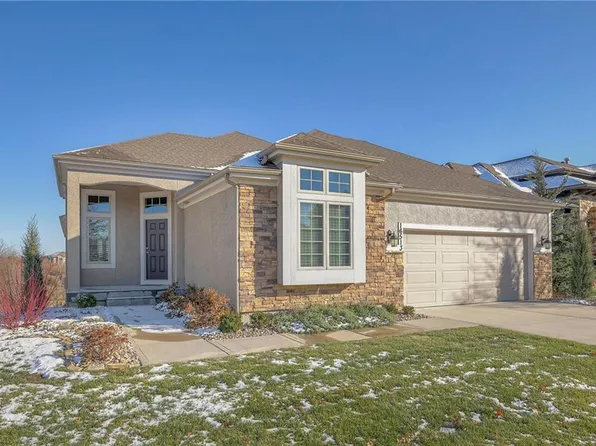 16513 Hemlock St, Overland Park, KS 66085