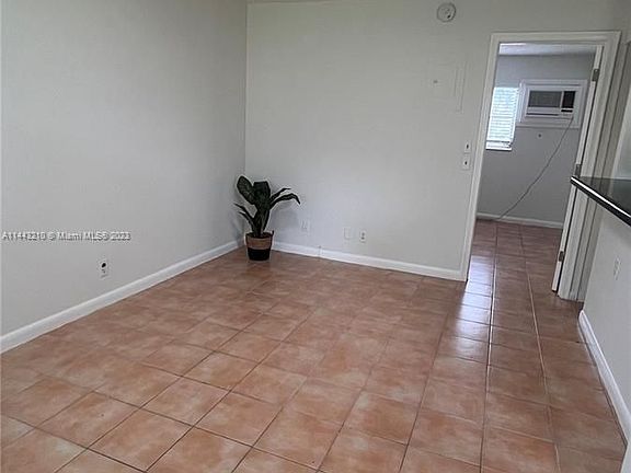 4th image of 5174 NE 6th Ave APT 506
