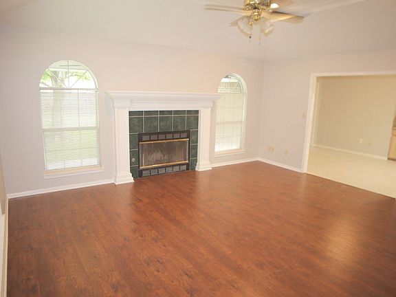 2nd image of 219 S 5th 1/2 St