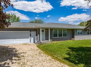 1008 E Main St, Anamosa, IA 52205